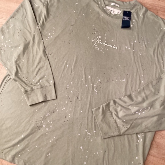 Abercrombie & Fitch Men’s Green Long Sleeves T-Shirt with Paint Splashes - Picture 4 of 4